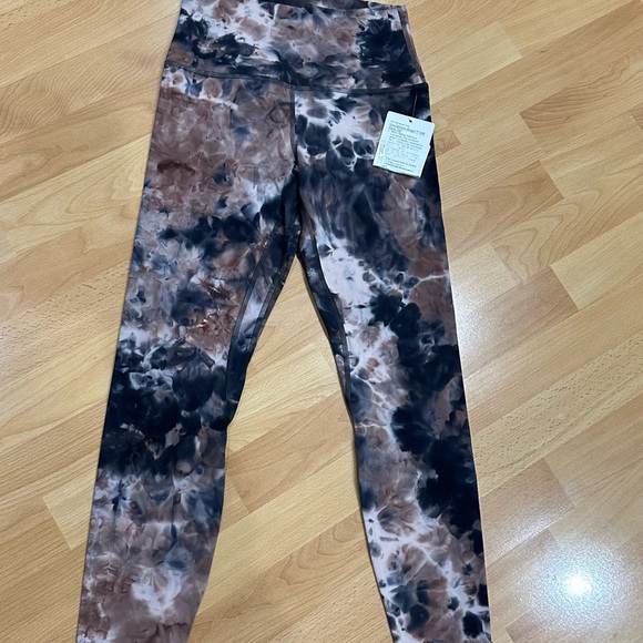 Brand New Lululemon Align HR Pant 25” - Picture 10 of 10